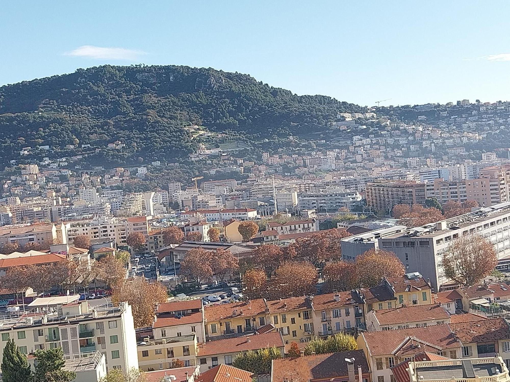 4 Pieces Avec Vue Et Stationnement Prive A Appartamento *