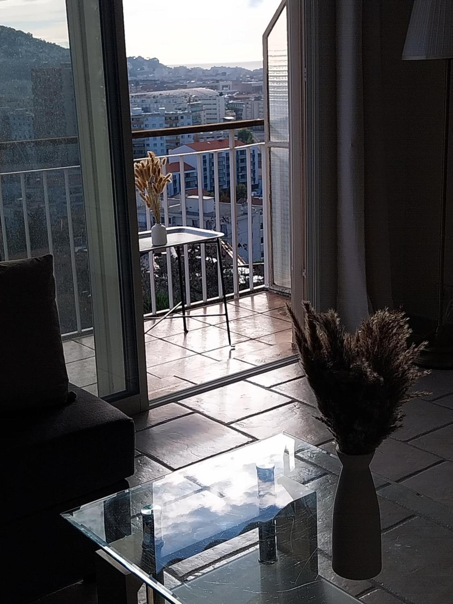 4 Pieces Avec Vue Et Stationnement Prive A Appartamento *