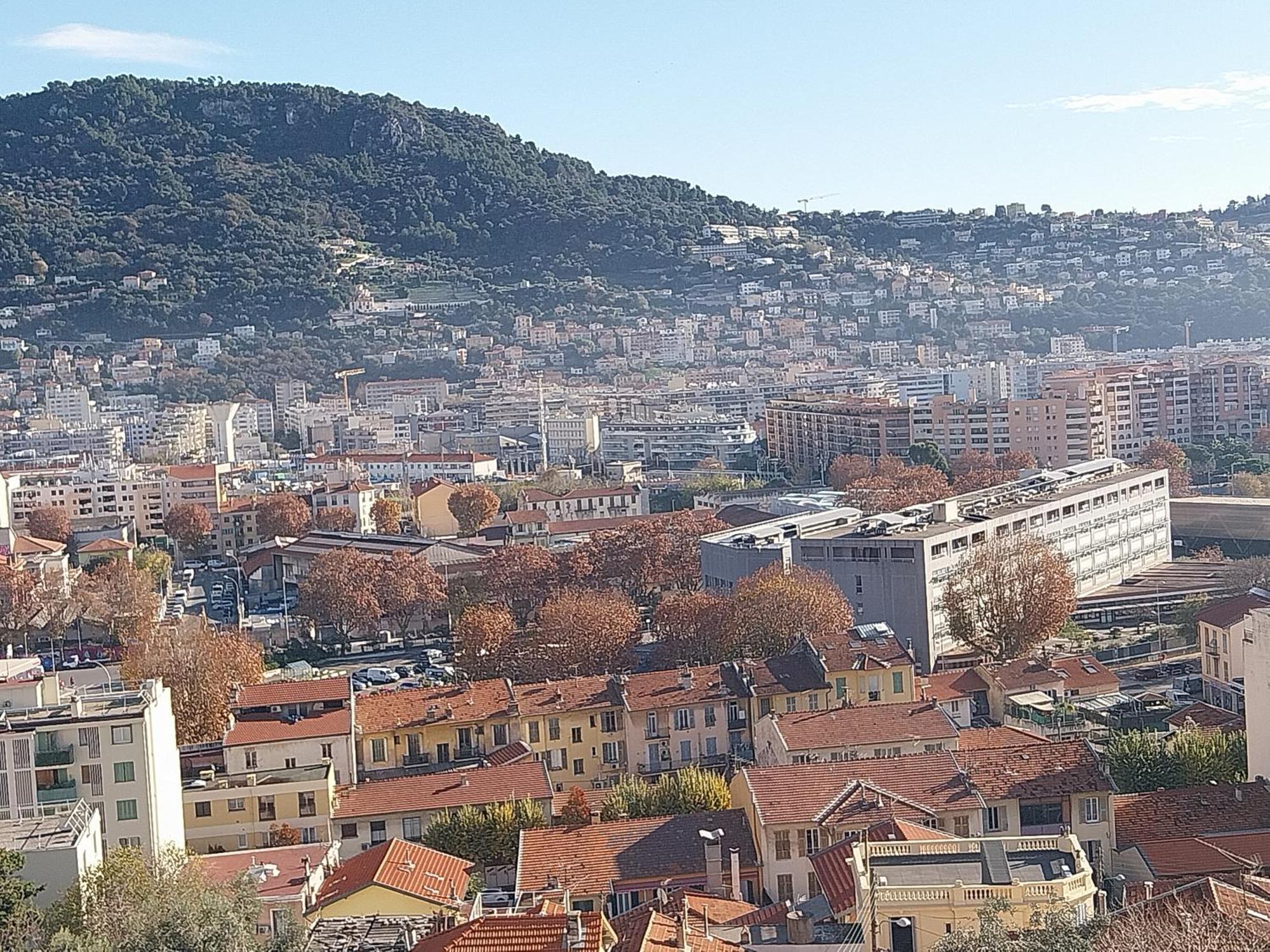 4 Pieces Avec Vue Et Stationnement Prive A * Nizza