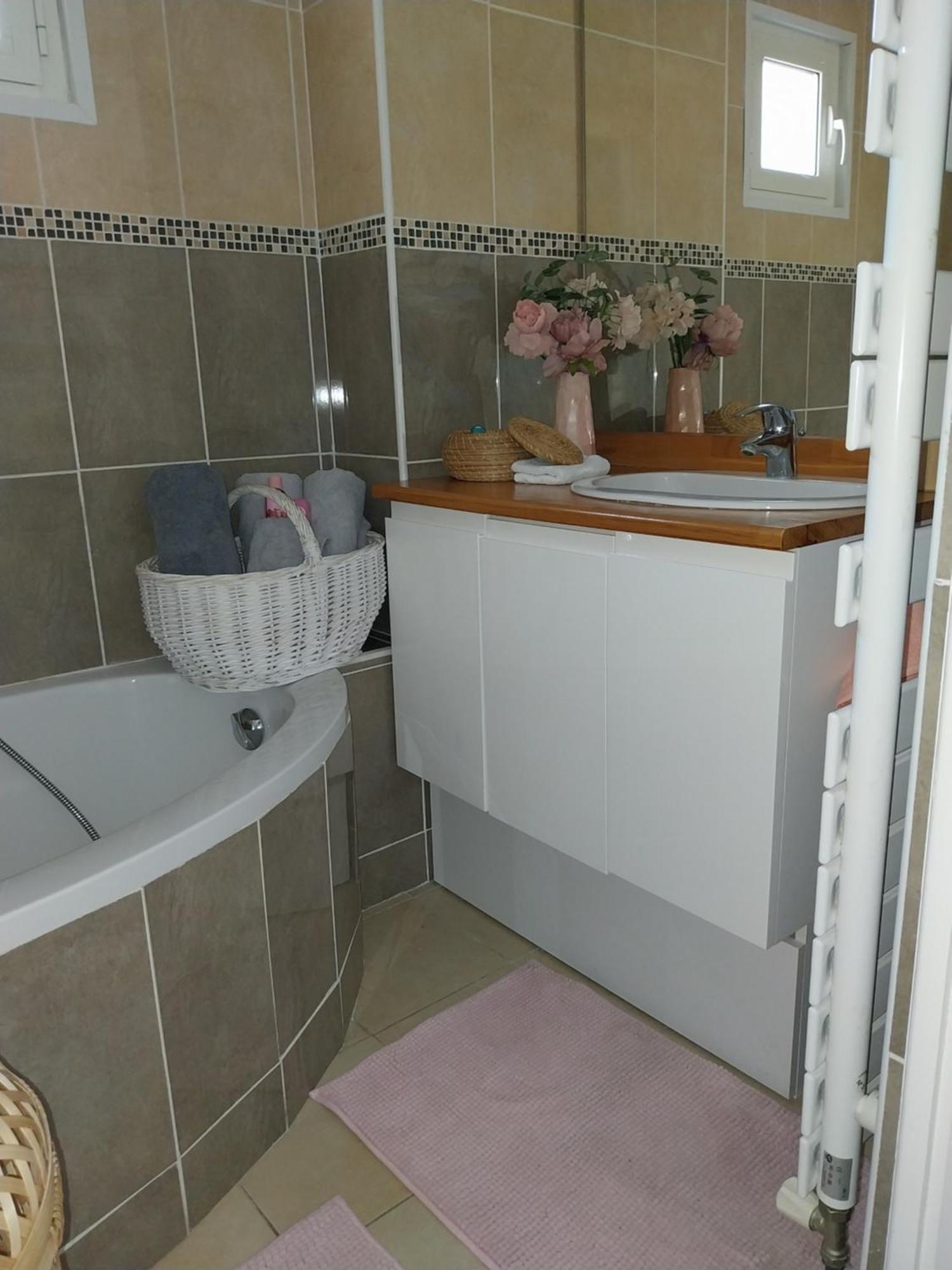 4 Pieces Avec Vue Et Stationnement Prive A *