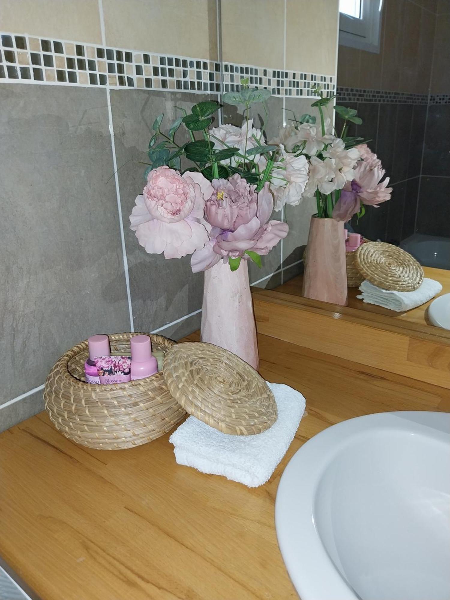 4 Pieces Avec Vue Et Stationnement Prive A * Nizza