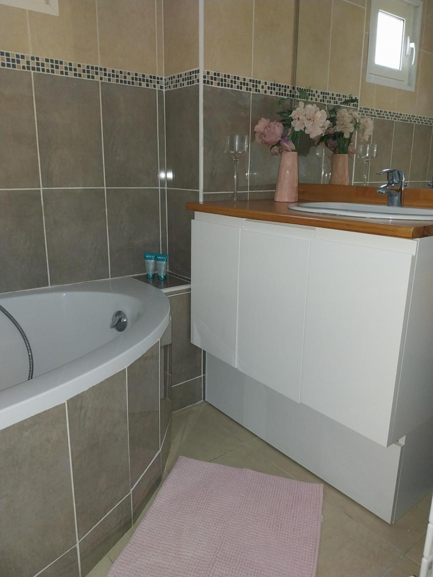 Appartamento 4 Pieces Avec Vue Et Stationnement Prive A *